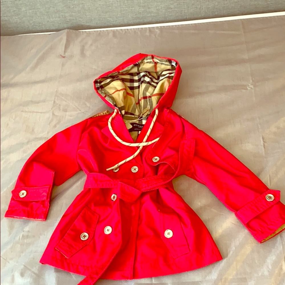 Gorgeous girls trench